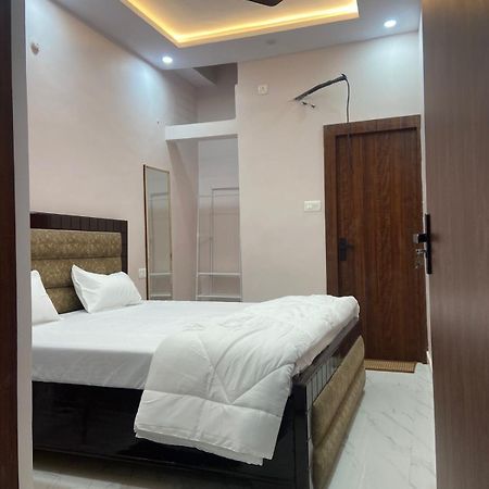 Nirmal Niwas Hotel Varanasi Ngoại thất bức ảnh