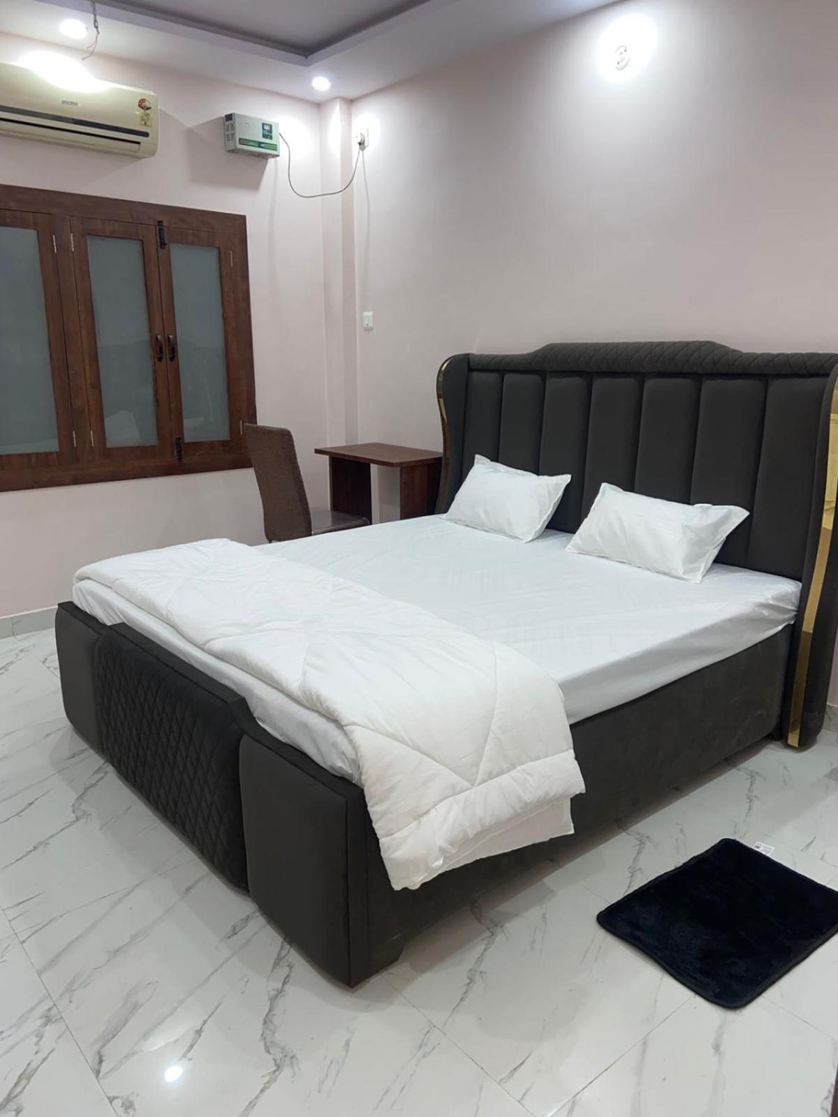 Nirmal Niwas Hotel Varanasi Ngoại thất bức ảnh